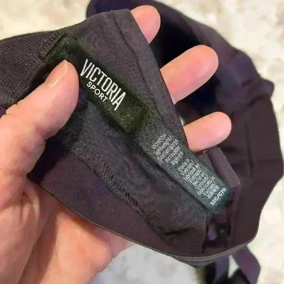 Victoria Secret Sport Purple Crossback Halter Sports Bra Size 32C - Picture 3 of 4